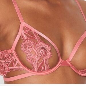 🧡 RARE Victoria’s Secret Cutout Bra in Pink 🧡